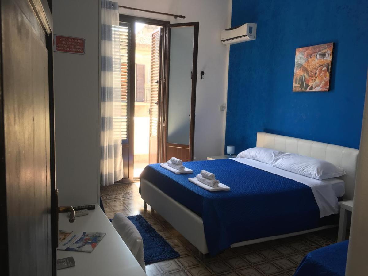 Stanze Di Leo Hotel Palermo Bagian luar foto