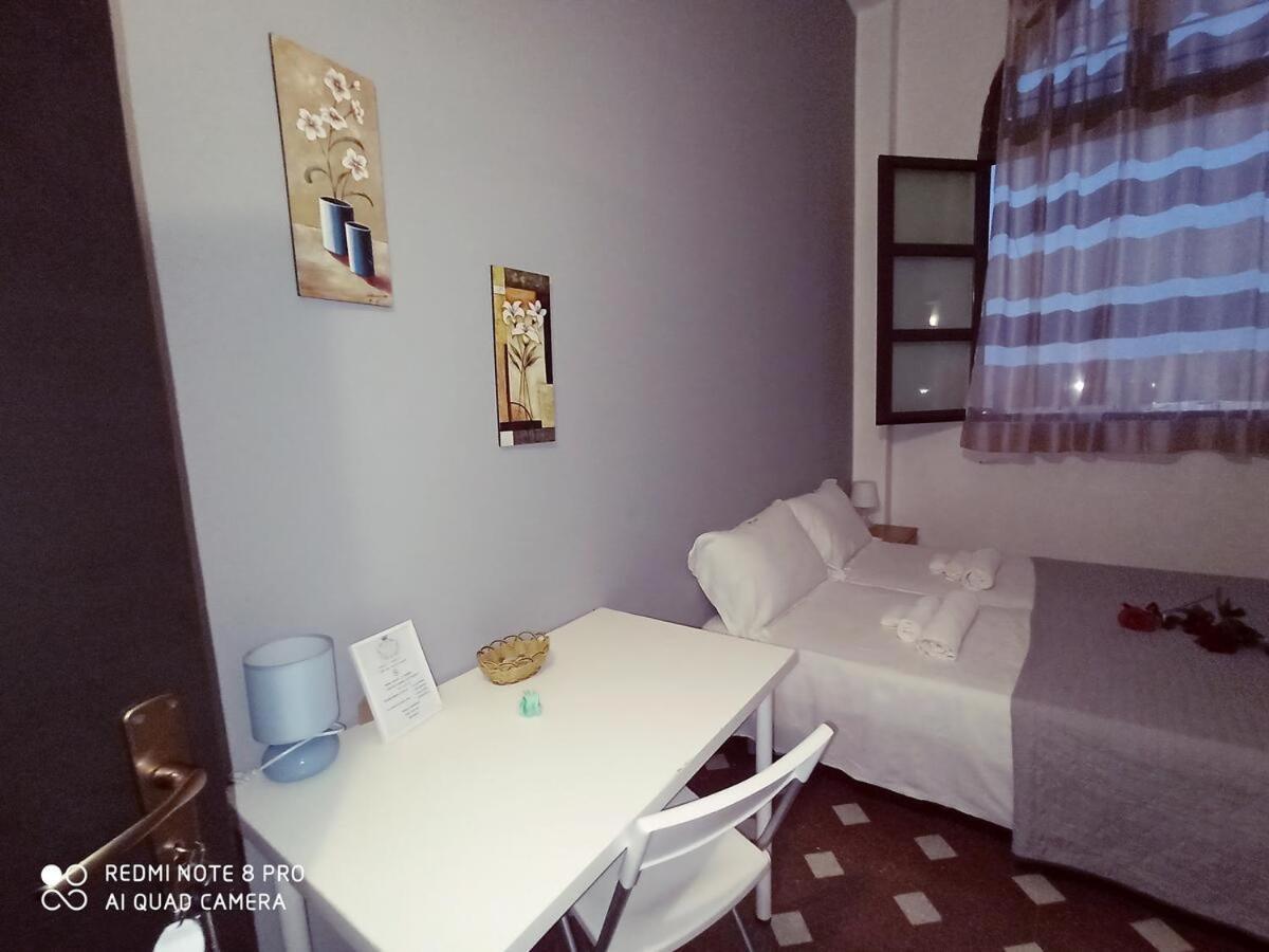Stanze Di Leo Hotel Palermo Bagian luar foto